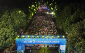 千人荧光夜跑燃动迪荡湖畔！深耕七年，这场绍兴夜跑第一IP赛事圈粉无数！